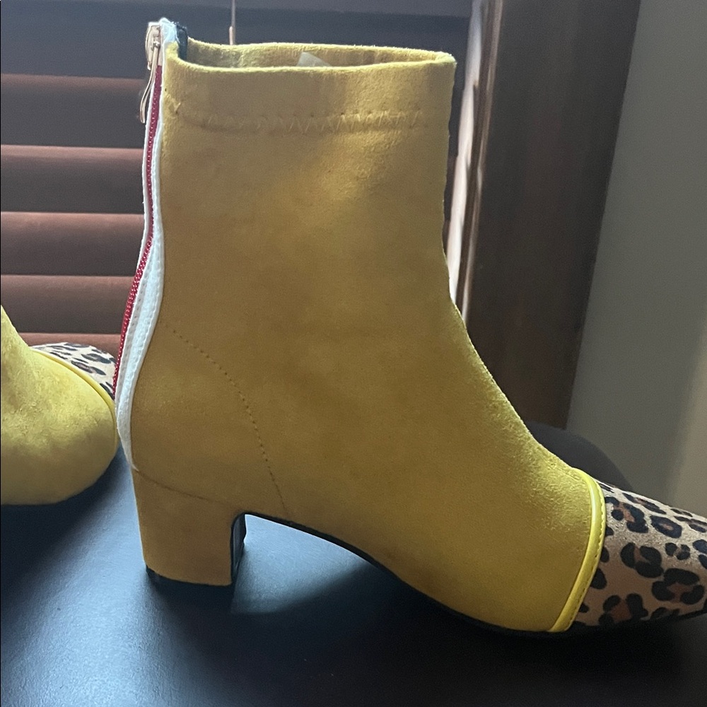 Stylish Yellow Ankle Boots with Leopard Print